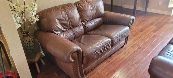 Brown Leather Couch and Loveseat set