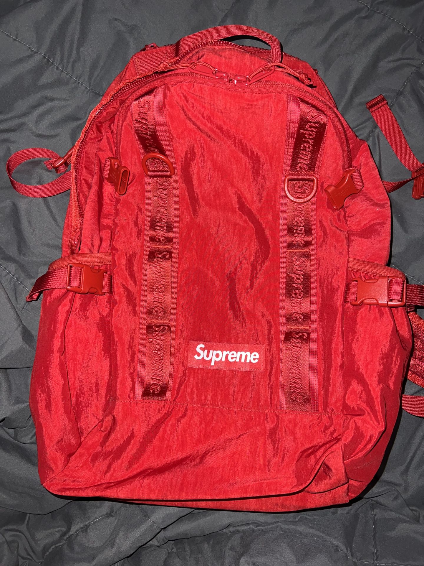 Supreme Tote Bag Raffia Backpack Canvas for Sale in Monterey Park, CA -  OfferUp
