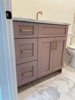Kitchen cabinet