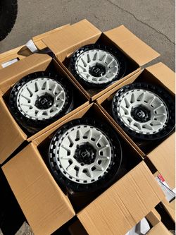 Brand New Gloss White Black Rhino “Barrage” 17” Off-Road Wheels 6x139 (6x5.5) Trucks 17x8.5 -10 ET