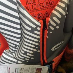 BRAND NEW O’ Rageous Life Vest -small