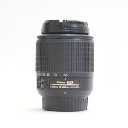 Nikon AF-S DX NIKKOR 55-200mm f/4.5-5.6 G ED Auto & Manual Lens