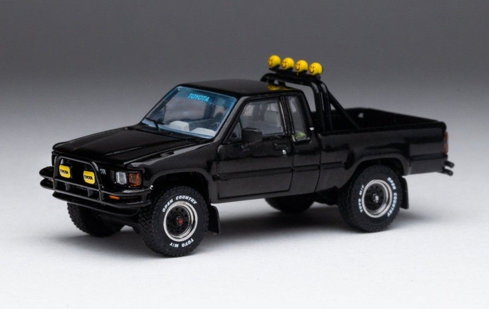 GCD DiecastTalk Exclusive 1/64 Toyota 1985 Hilux SR5 Xtracab Black