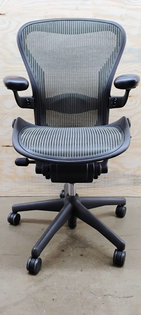 Herman Miller Aeron Office Desk Chair Size B Fully-Loaded + Still Available 
