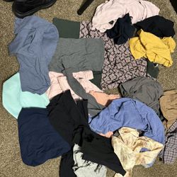 Women’s clothes 6 Bags Full - More Than What’s Pictured Name Brands 