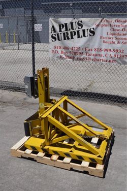 LIFTOMATIC NEW Clamp Drum 55 Gallon Barrel FORKLIFT MOUNT HANDLER LIFT 2000 Lb