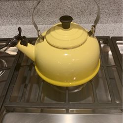 Brand New LE CREUSET Tea Kettle