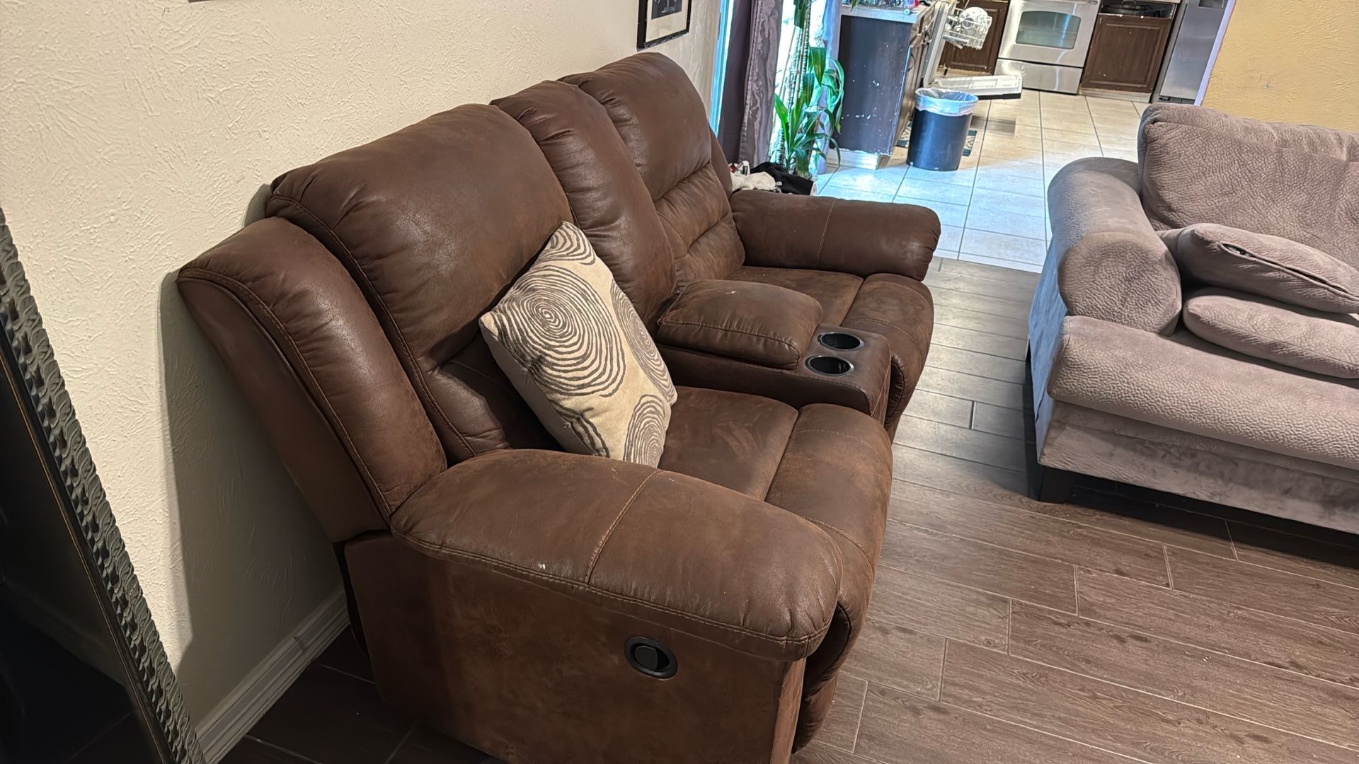 Recliner Chairs 