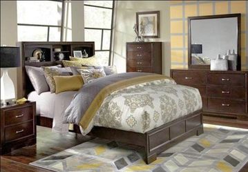 American Queen Bedroom Group - Walnut