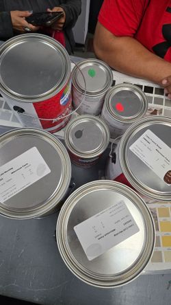 Interior Exterior house paint. 5/1gallons available Pintura para casa
