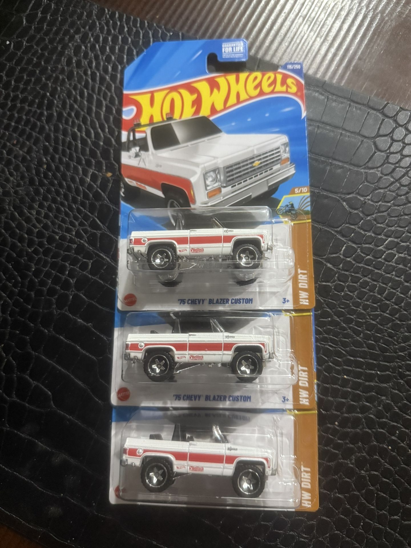 2025 HOT WHEELS ‘75 CHEVY BLAZER CUSTOM K5 CHEVROLET SQUARE BODY 1975 (LOT OF 3!)