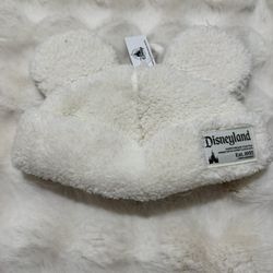Disney Parks White Sherpa. Shipping Available. BNWT