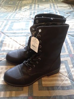 Womens combat boots, New, Never Worn.
