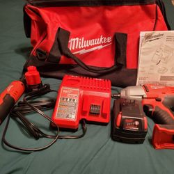 Milwaukee 1/2 Cordless Driver With Extra Accessories 