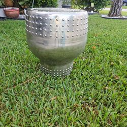 PRETTY METAL SMALL SIDE TABLE