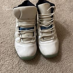 Retro Jordan Legend Blue 11’s Size 7