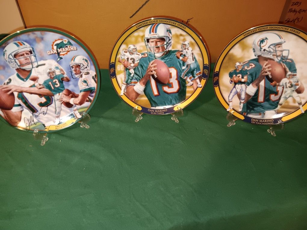 Dan Marino Limited Collector Plates/Easles