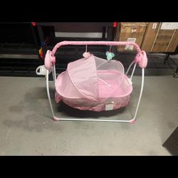 Brand New Pink Baby Cradle Bed With Remote 