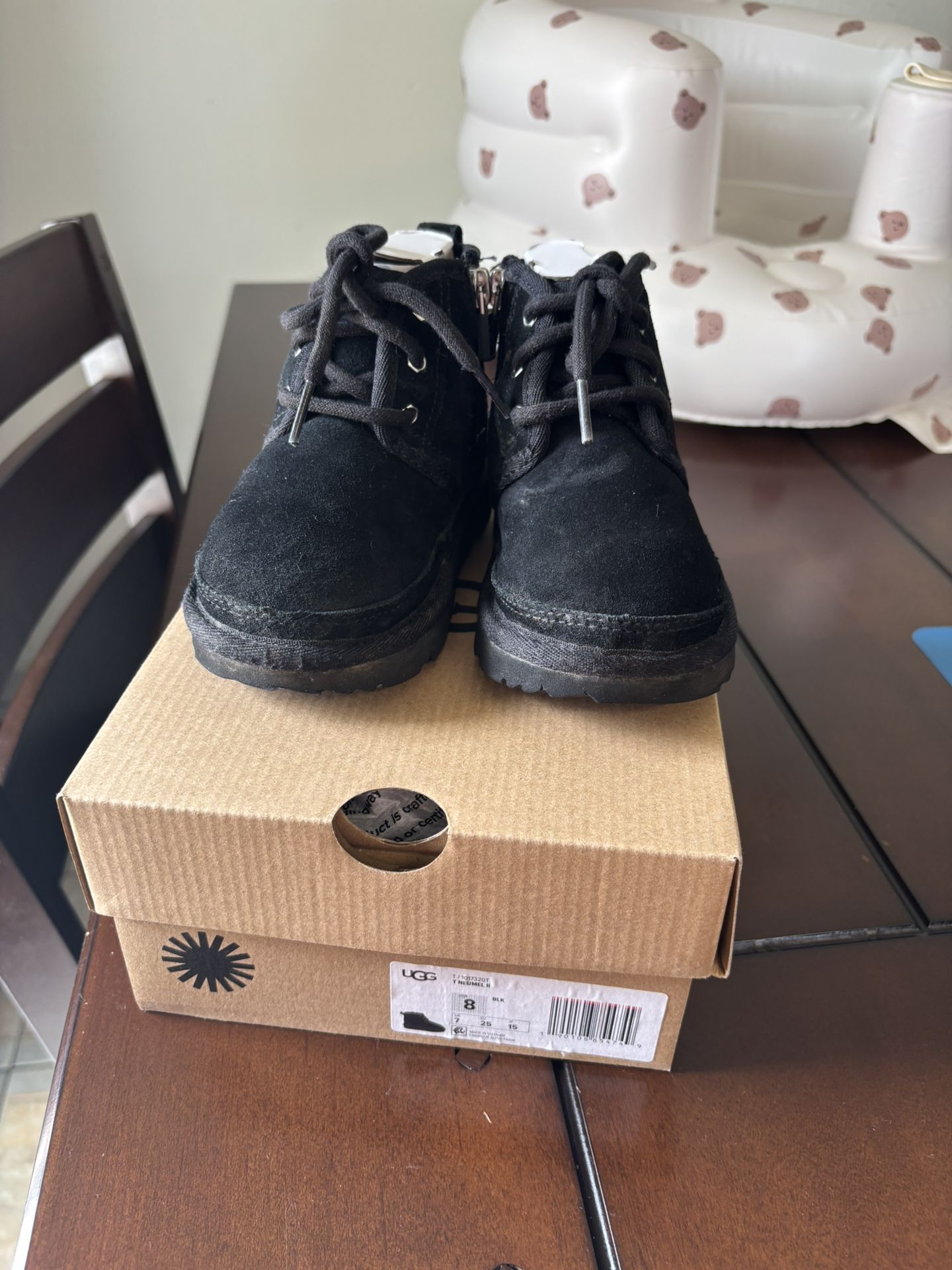 Uggs 8c Used