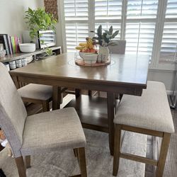 High top Dinning Table Set With Turning Center.