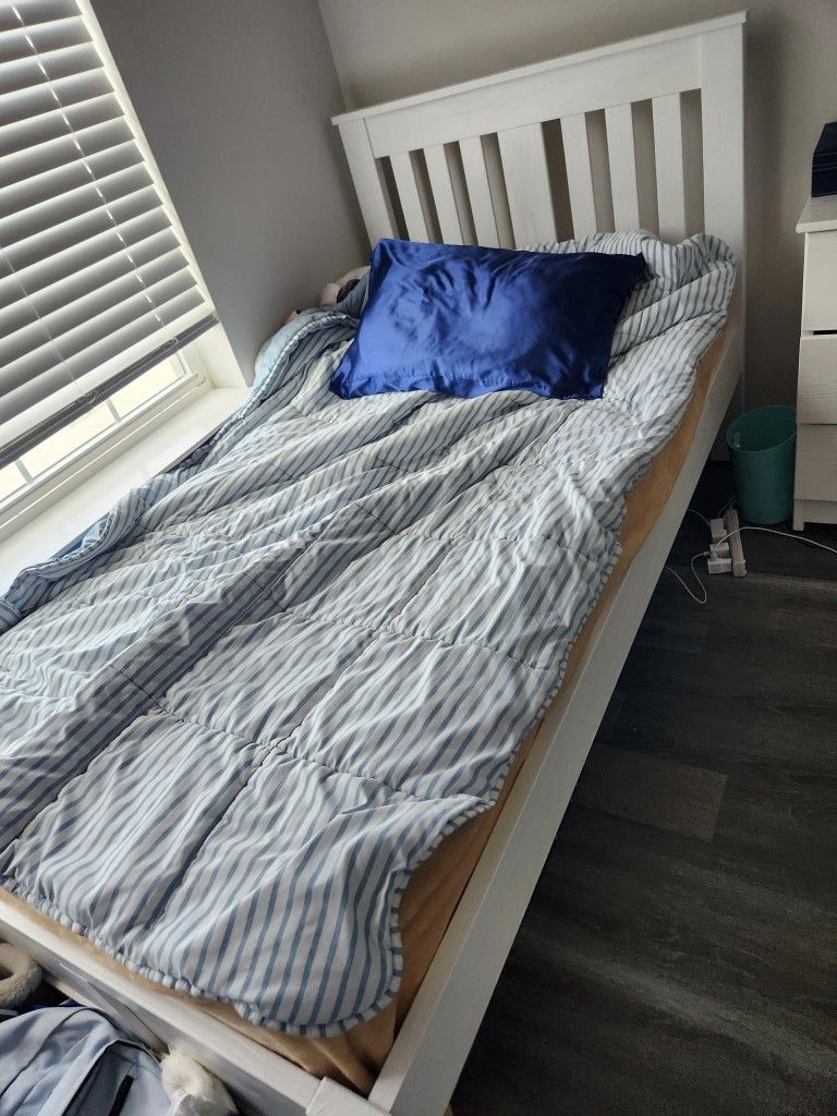 2 Wooden Twin beds