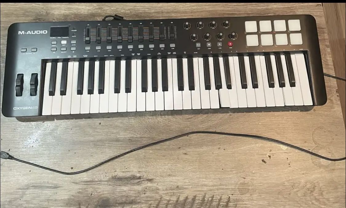 M-Audio Oxygen 49 MIDI keyboard