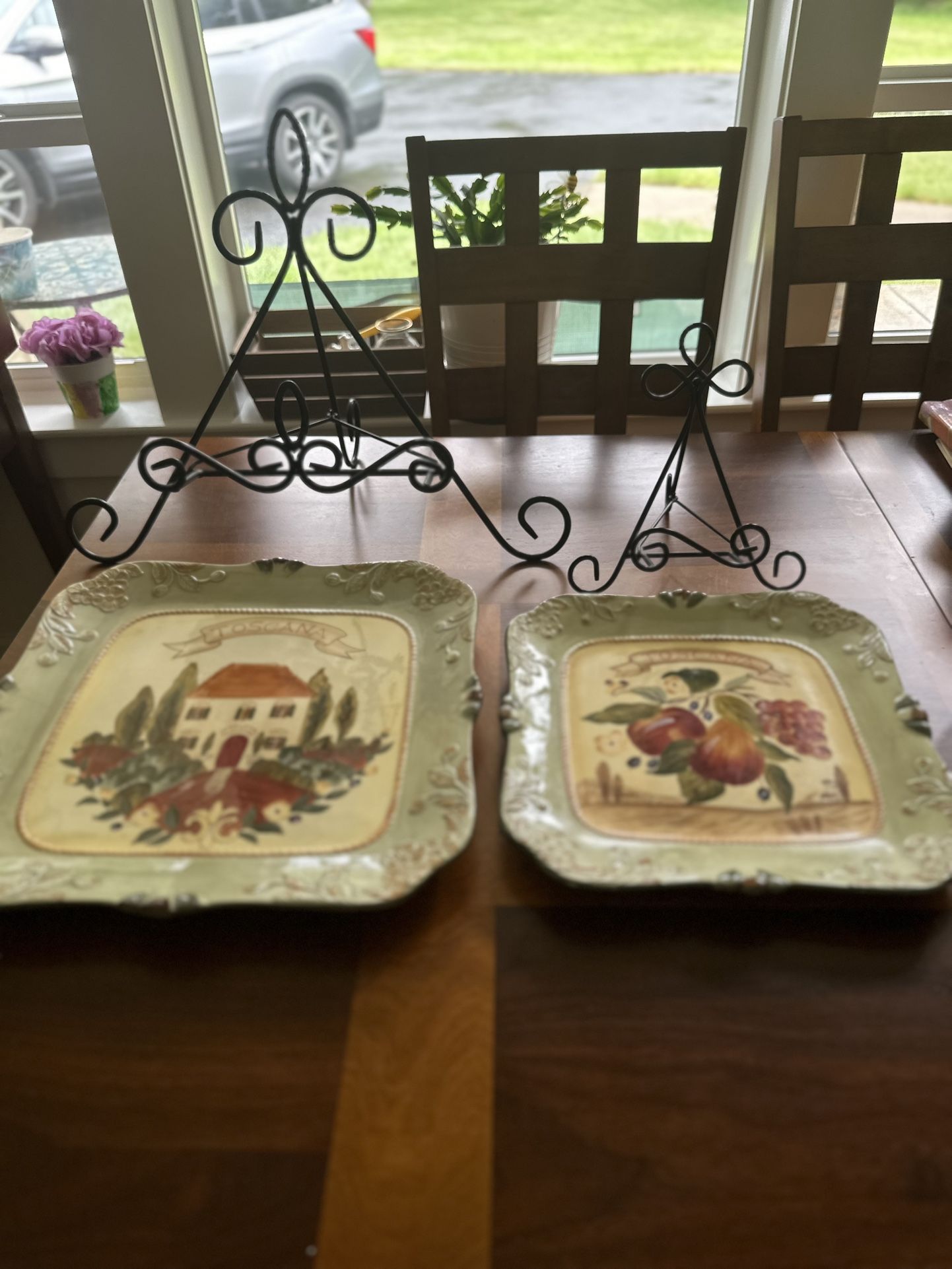 Decorative Plates With Heavy Duty Stands