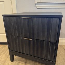 2 End Tables/Nightstands with Drawers (see description) 