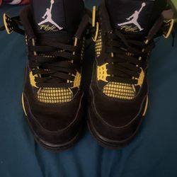 JORDAN 4s