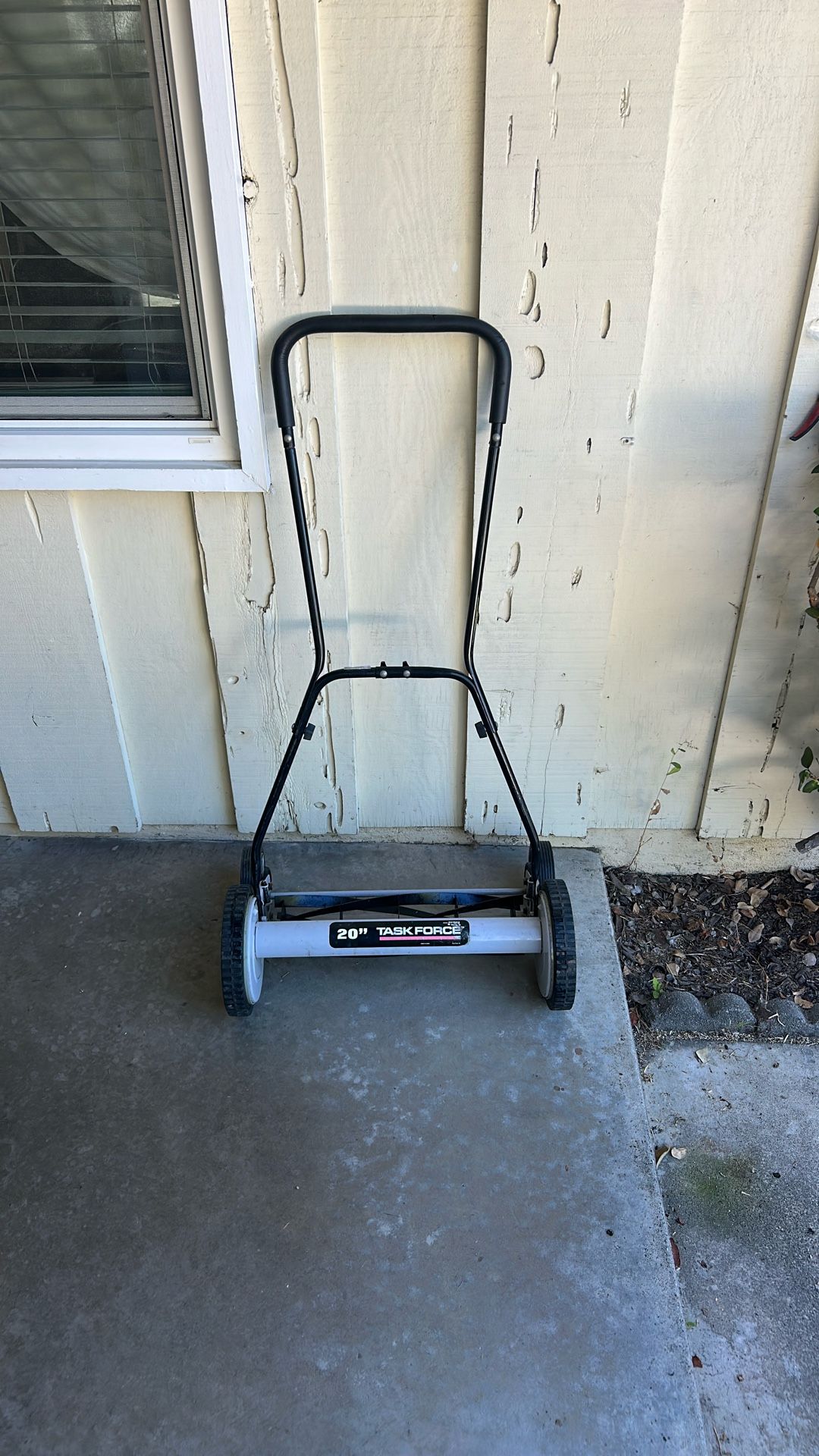 Task Force 20” Push Lawnmower