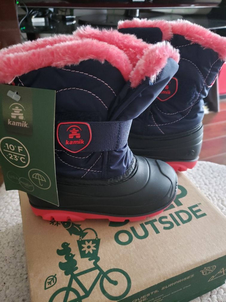 Kamik New SIZE 8 toddler girl's snow boots