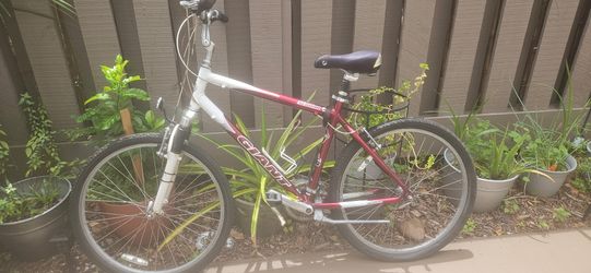 Maroon Giant Sedona Bicycle