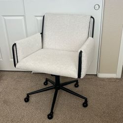 Boucle Swivel Office Chair 