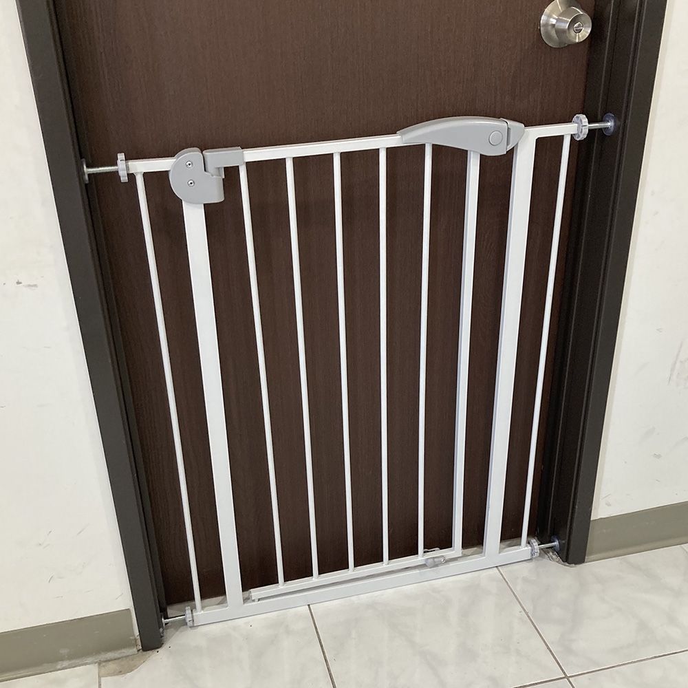 New in Box $40 Walk Thru Baby Gate 35” Tall for 29-32” Wide Doorways Stairs, Safety Pet Dog Fence