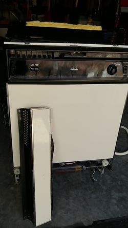 Almond dishwasher 2025