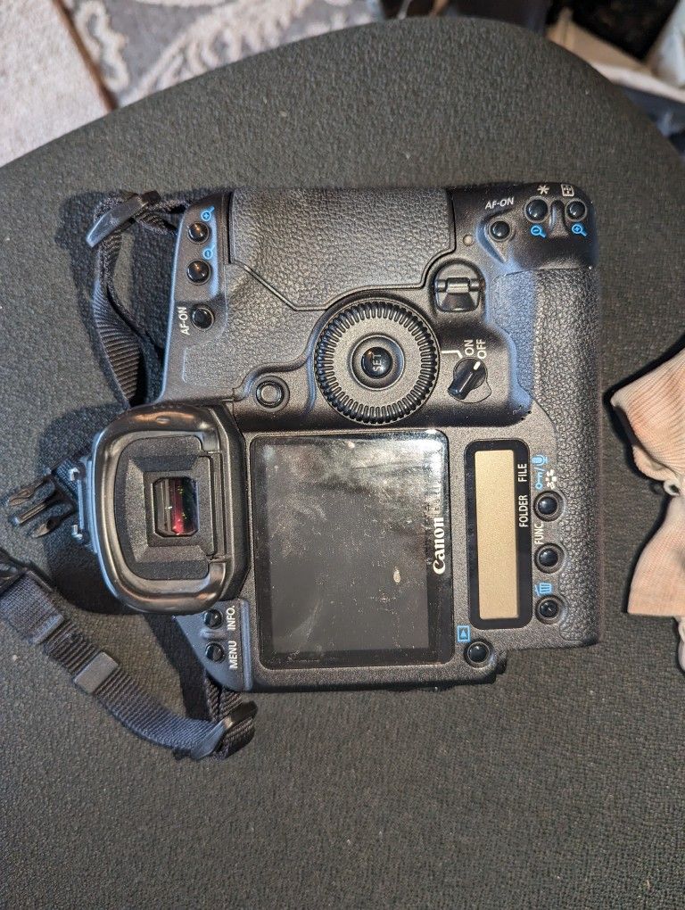 Canon EOS 1D Mark III DSLR Camera Body {10.1MP}