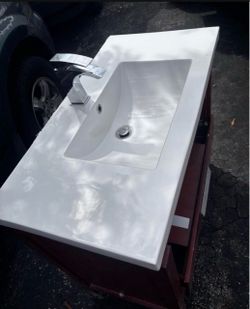 UBath Sink With Faucet 36”Lx18.5W