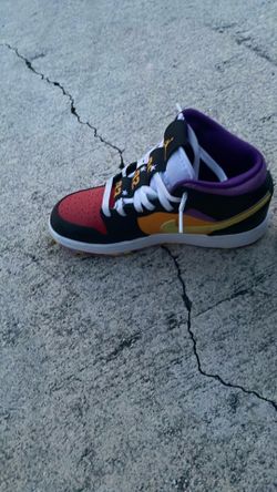 Jordans 1 high size 5