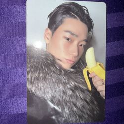 ATEEZ San hello82 Exclusive Banana Version Photocard
