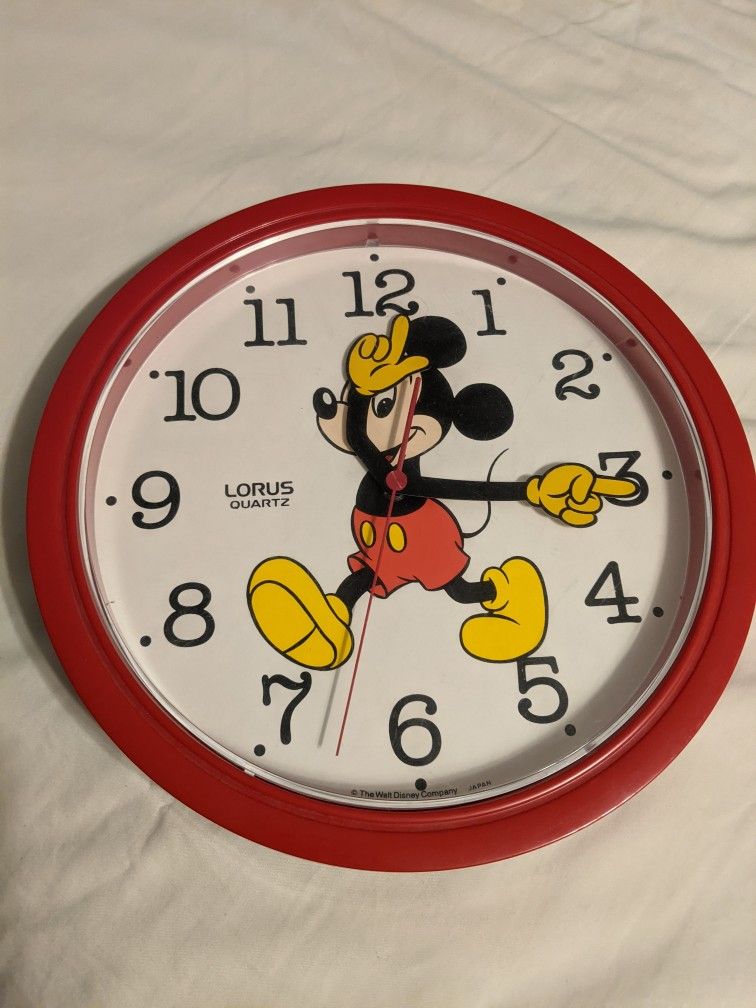 Vintage Disney Mickey Mouse Clock Lorus Quartz / vintage wall clock / 10" Wall Clock

