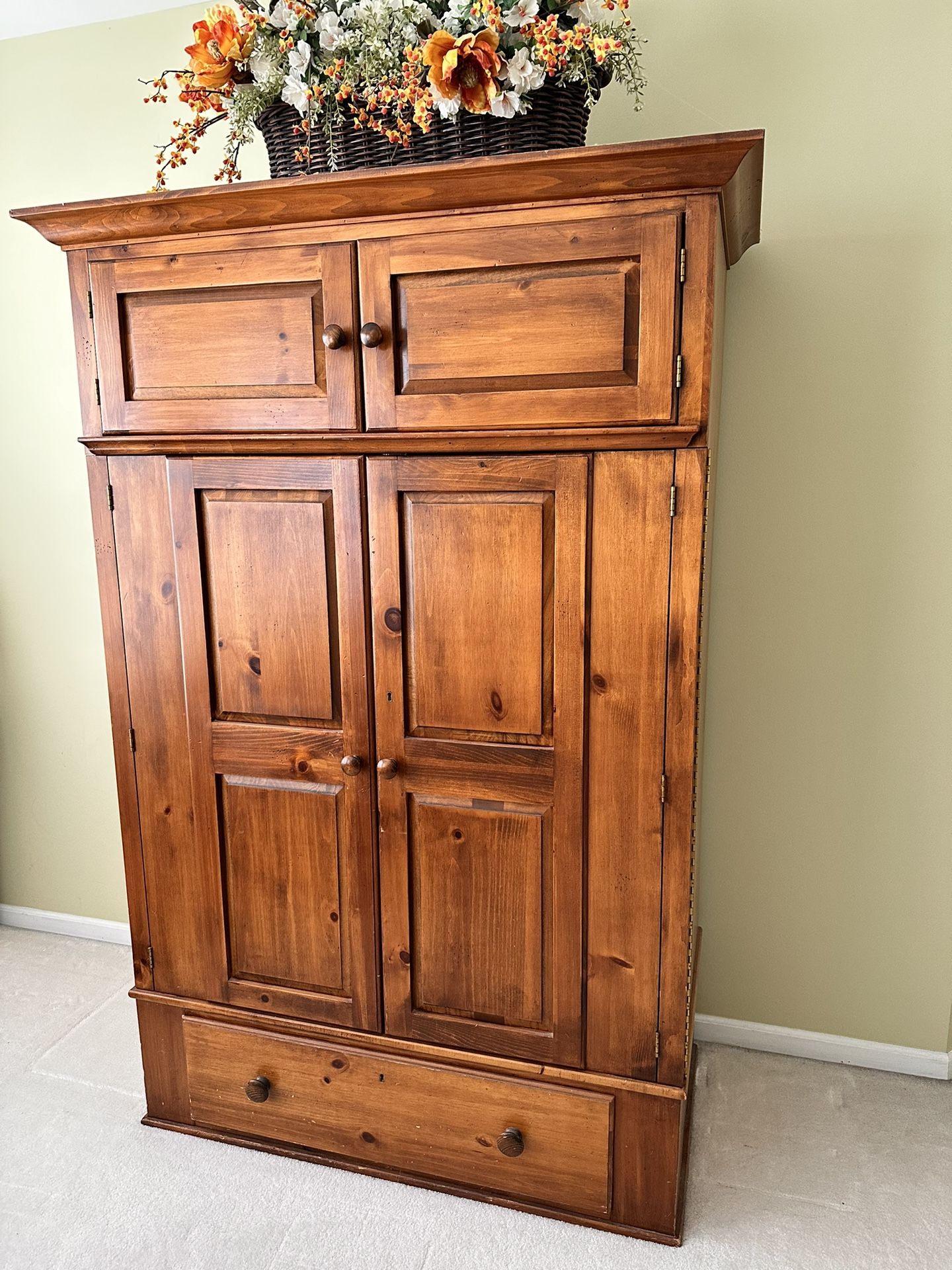 Romweber armoire 2024 entertainment center