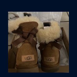 Uggs Size 8.5 In Woman’s 