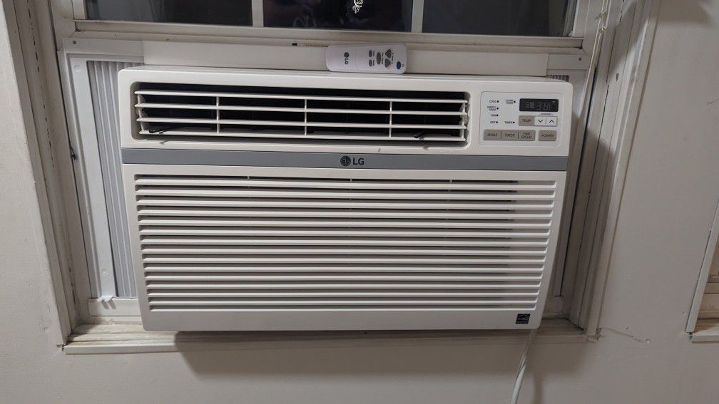 LG Air Conditioner 10,000 BTUs