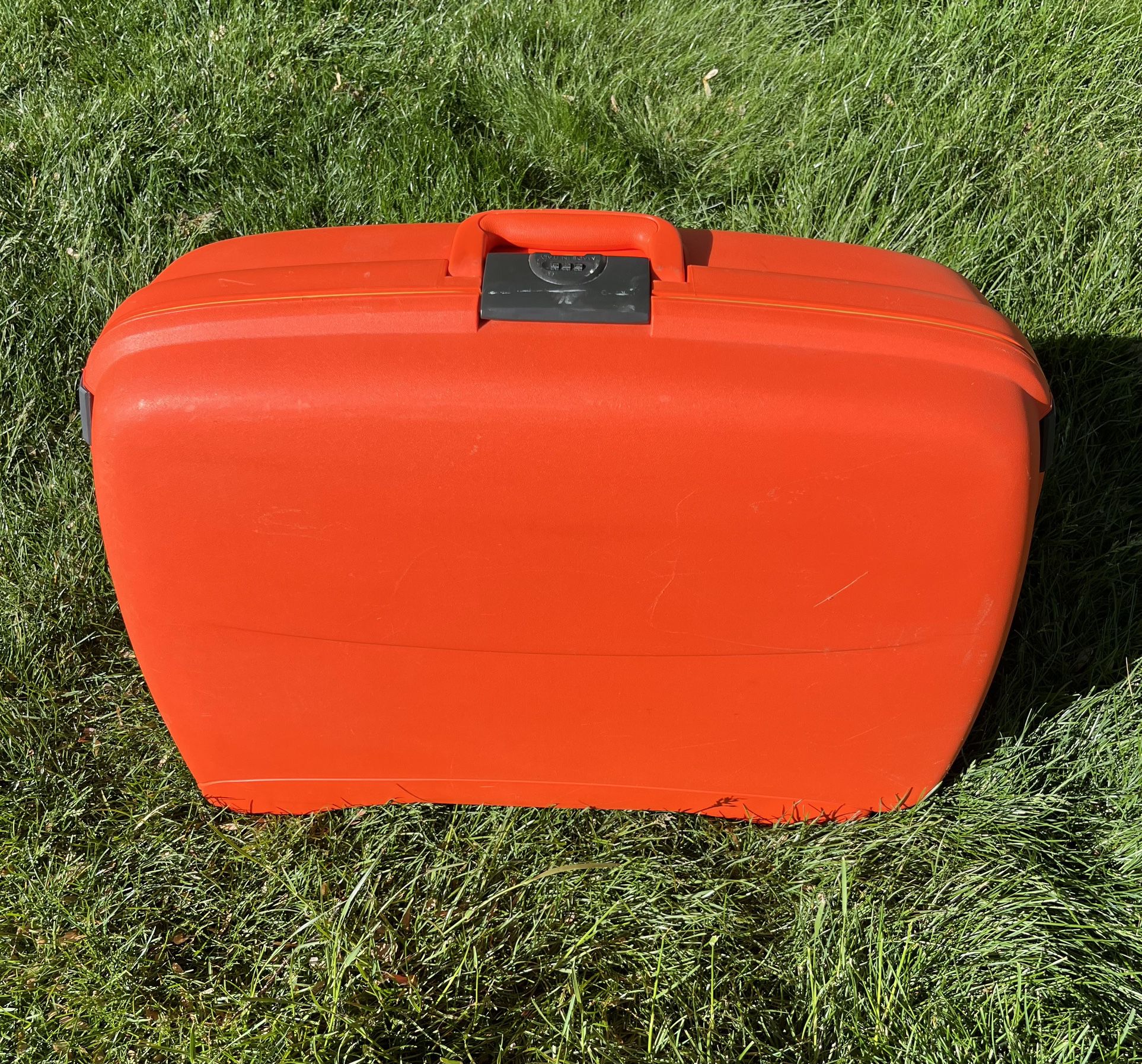 Roncato Valegria Luggage Hard Case Orange Made In Italy 26 Inches By 8 Inches