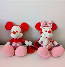 Disney Mickey and Minnie Mouse plushie set