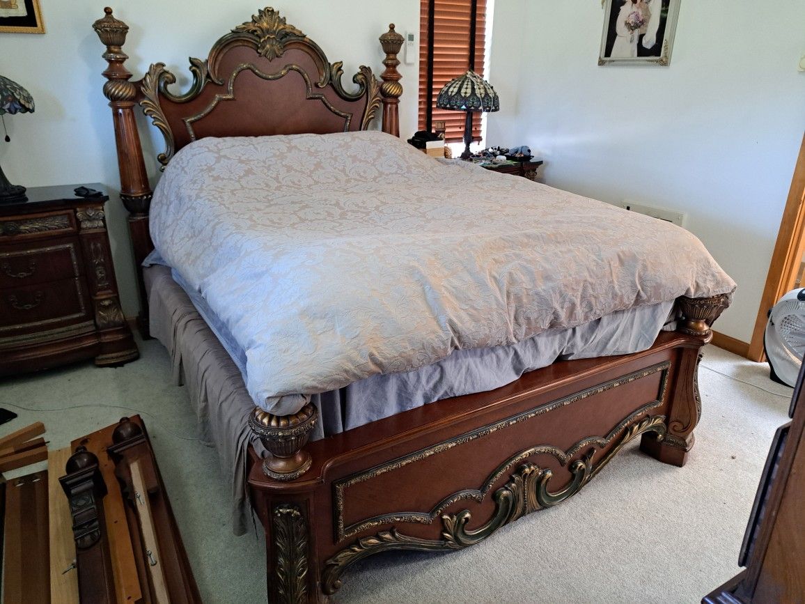 Pulaski Royale Queen Poster Bed Frame