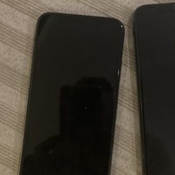 2 iPhone 10’s One Works With New Screen, Other Has Broken Screen Won’t Turn On