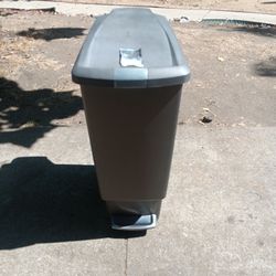 !! Indoor  Trash Can