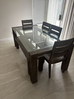 Dinning Table
