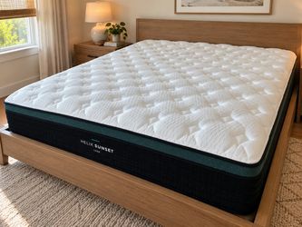 Helix Luxe "Sunset" King Mattress - Like New Condition